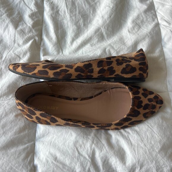 Old Navy Pointed Flat - Leopard Print - 7 - Picture 2 of 3